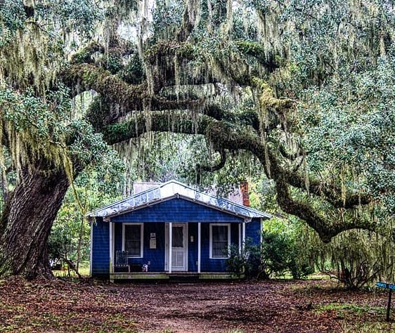The Gullah used "heaven blue" paint on their houses and window shutters to ward off "bad spirits."